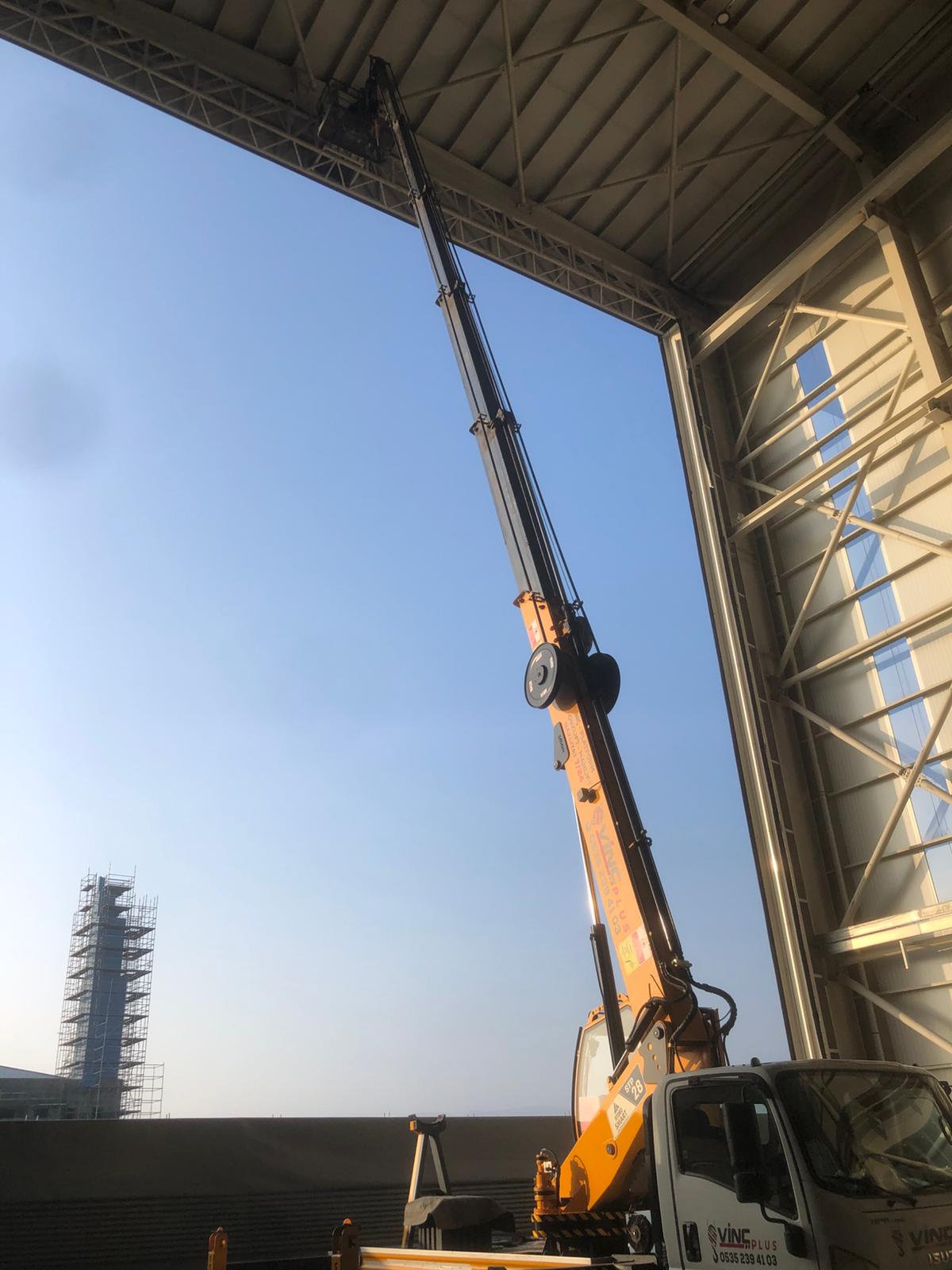 Fabrika Havalandırma Borusu Montajı Vinç